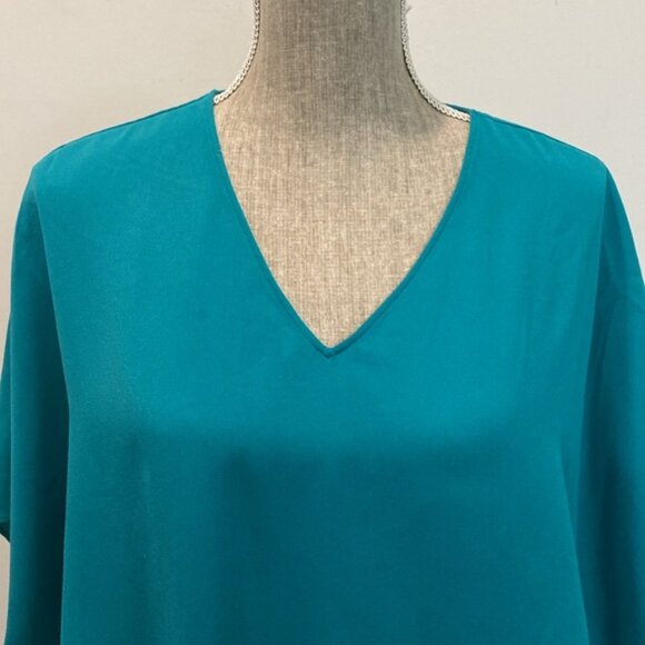 Aritzia Green V-Neck Blouse with Kimono Sleeves - Picture 7 of 12